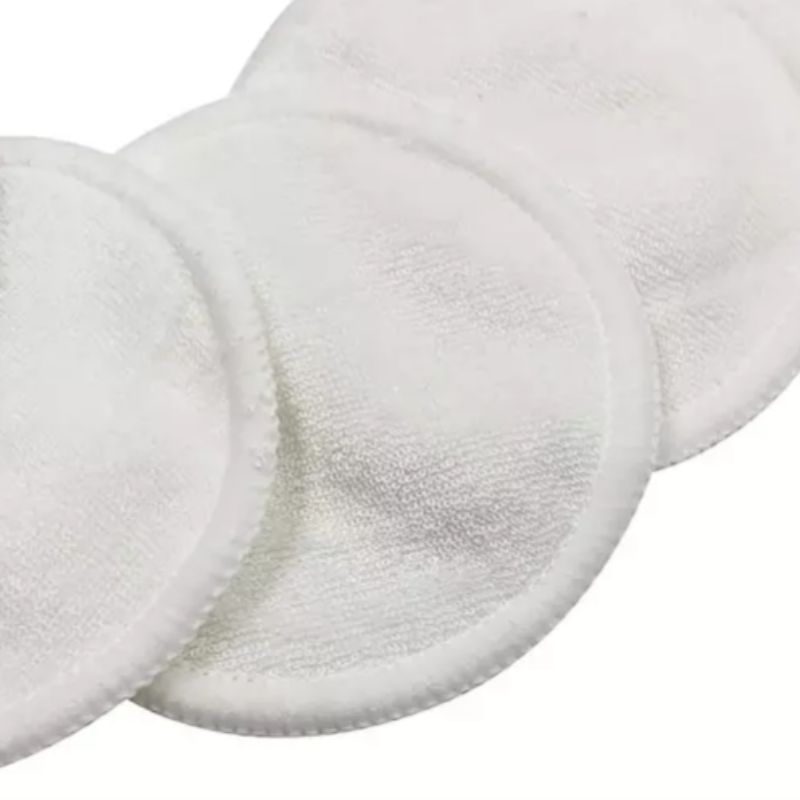 N° 3 dischetti lavabili 100% cotone dotati di sacchetto in iuta riutilizzabile.